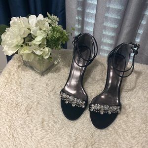 Beautiful Black Formal Heels!!!! Size 7 1/2 Rhinestones and Jewels!! gently used